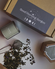Cargar imagen en el visor de la galería, Good Morning Gorgon- Candle kit