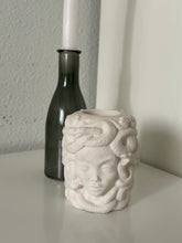 Cargar imagen en el visor de la galería, MEDUSA POT
