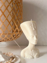 Cargar imagen en el visor de la galería, Nefertiti- vela escultórica
