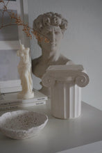 Cargar imagen en el visor de la galería, Colossus Candle
